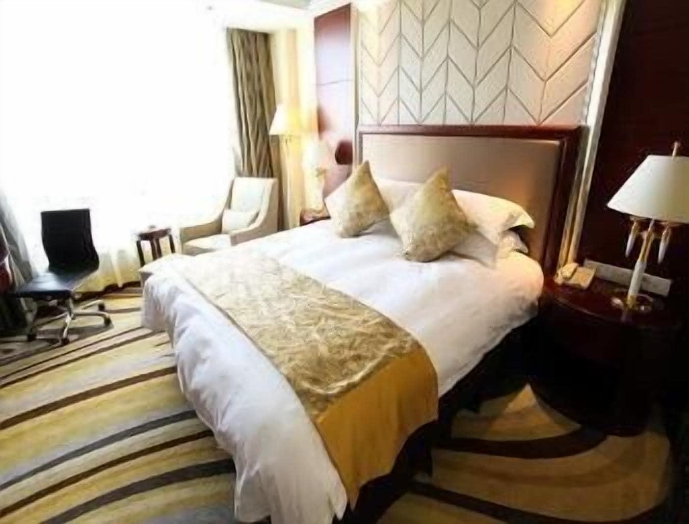 Отель Ramada Yangzhou Baoying Экстерьер фото